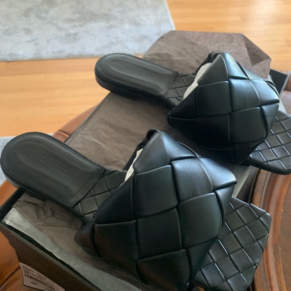 Bottega Veneta square toe sandals - Picture 2 of 4